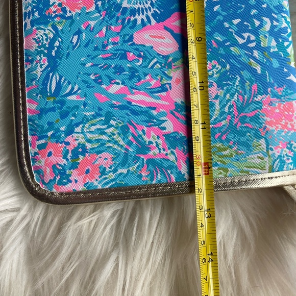 Lily Pulitzer Travel Organizer Clutch. - Picture 5 of 8